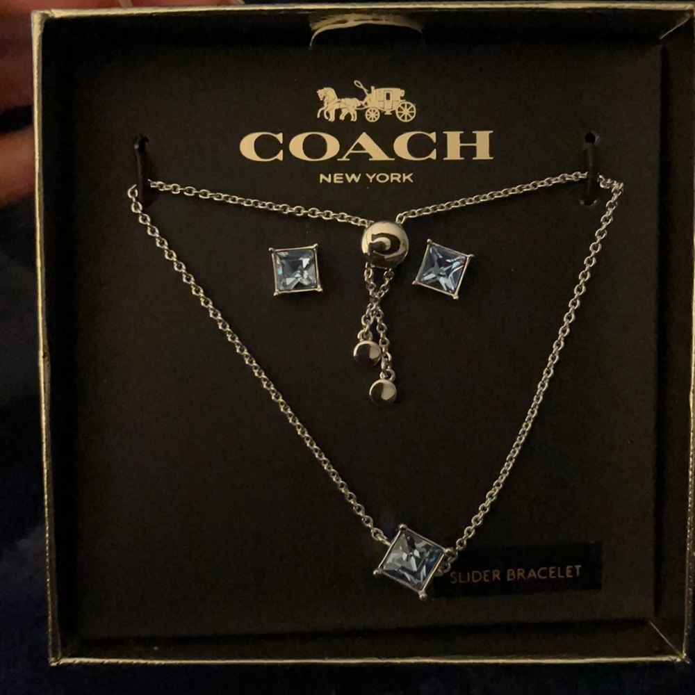 Brand new in box! Slider bracelet and earrings - Picture 5 of 5